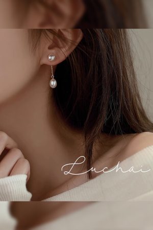 Trendy Pearl Stud Earrings for Women - Lightweight Luxury Design for Ear Piercings, Perfect for Autumn and Winter Fashion