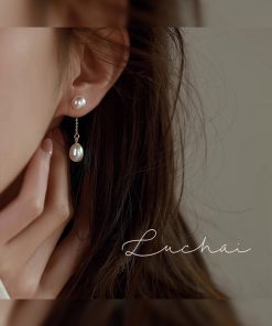 Trendy Pearl Stud Earrings for Women - Lightweight Luxury Design for Ear Piercings, Perfect for Autumn and Winter Fashion