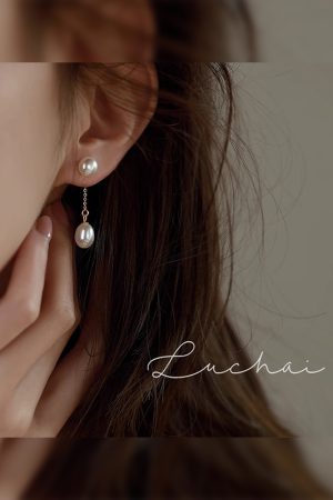 Trendy Pearl Stud Earrings for Women - Lightweight Luxury Design for Ear Piercings, Perfect for Autumn and Winter Fashion