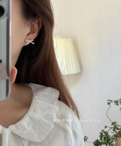 Trendy Pearl Stud Earrings for Women - Lightweight Luxury High-End Ear Accessories, Elegant and Sophisticated Jewelry 2025