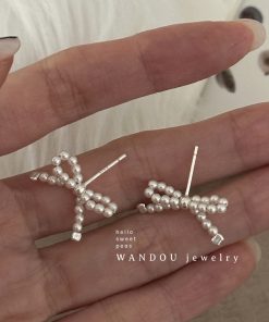 Trendy Pearl Stud Earrings for Women - Lightweight Luxury High-End Ear Accessories, Elegant and Sophisticated Jewelry 2025