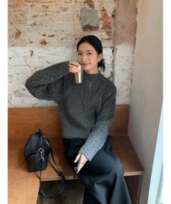 Trendy Pumpkin Cable-Knit Pullover Sweater for Women - Vintage-Inspired Round Neck Short Top with High-End Feel