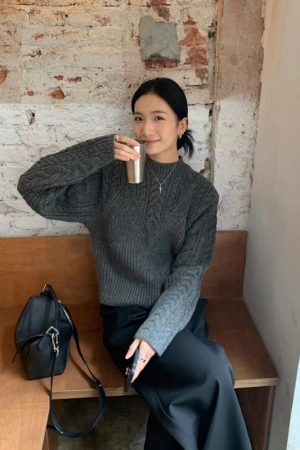 Trendy Pumpkin Cable-Knit Pullover Sweater for Women - Vintage-Inspired Round Neck Short Top with High-End Feel