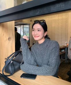 Trendy Pumpkin Cable-Knit Pullover Sweater for Women - Vintage-Inspired Round Neck Short Top with High-End Feel