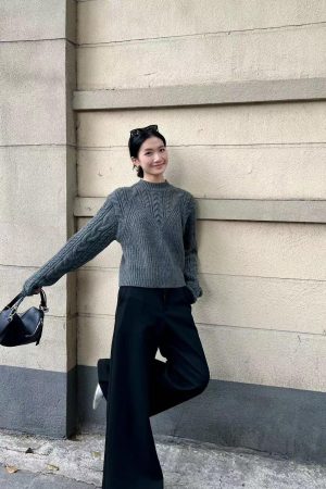 Trendy Pumpkin Cable-Knit Pullover Sweater for Women - Vintage-Inspired Round Neck Short Top with High-End Feel