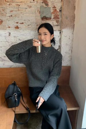 Trendy Pumpkin Cable-Knit Pullover Sweater for Women - Vintage-Inspired Round Neck Short Top with High-End Feel