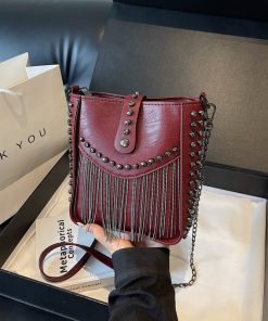 Trendy Retro Chain Crossbody Bucket Bag for Women - High-End Commuting Style for Spring/Summer 2025