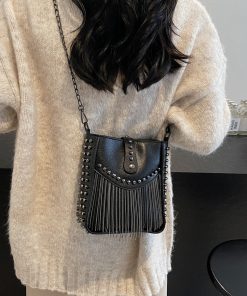 Trendy Retro Chain Crossbody Bucket Bag for Women - High-End Commuting Style for Spring/Summer 2025