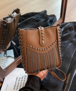 Trendy Retro Chain Crossbody Bucket Bag for Women - High-End Commuting Style for Spring/Summer 2025