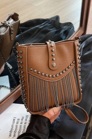 Trendy Retro Chain Crossbody Bucket Bag for Women - High-End Commuting Style for Spring/Summer 2025