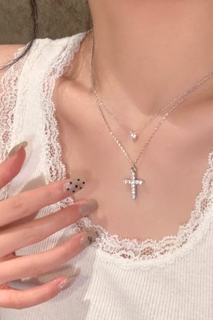 Trendy Shining Cross Necklace for Women - Lightweight Luxury Clavicle Chain for Autumn & Winter Sweater Fashion 2025
