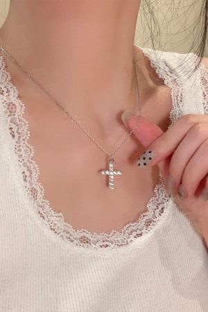 Trendy Shining Cross Necklace for Women - Lightweight Luxury Clavicle Chain for Autumn & Winter Sweater Fashion 2025