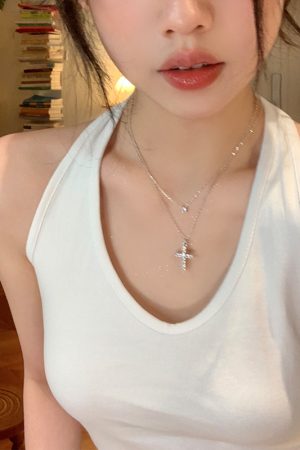 Trendy Shining Cross Necklace for Women - Lightweight Luxury Clavicle Chain for Autumn & Winter Sweater Fashion 2025