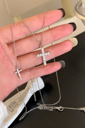 Trendy Shining Cross Necklace for Women - Lightweight Luxury Clavicle Chain for Autumn & Winter Sweater Fashion 2025