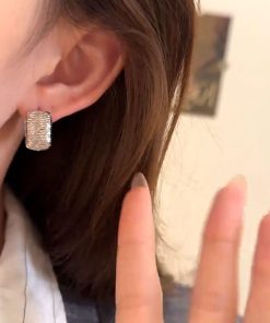 Trendy Silver Atmosphere Earrings â€“ Versatile Fashion Jewelry for All Seasons, Stylish Design for Modern Women