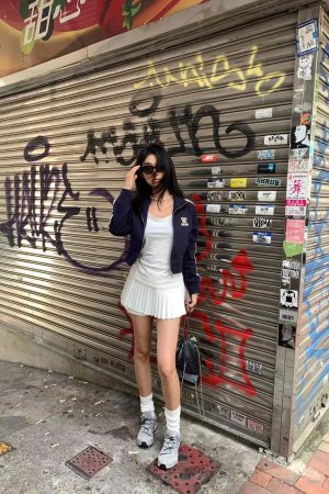 Trendy Slim-Fit Short Cardigan Jacket for Women - Spring Autumn Fashion Top for Stylish Looks