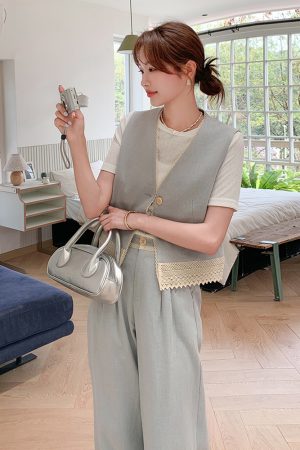 Trendy Spring Three-Piece Casual Suit: Blue Vest and Wide-Leg Pants OOTD Outfit for a High-End Look