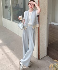 Trendy Spring Three-Piece Casual Suit: Blue Vest and Wide-Leg Pants OOTD Outfit for a High-End Look