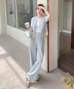 Trendy Spring Three-Piece Casual Suit: Blue Vest and Wide-Leg Pants OOTD Outfit for a High-End Look