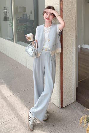Trendy Spring Three-Piece Casual Suit: Blue Vest and Wide-Leg Pants OOTD Outfit for a High-End Look