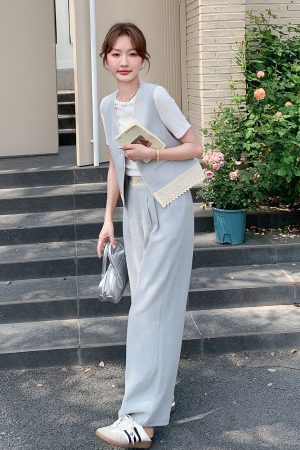 Trendy Spring Three-Piece Casual Suit: Blue Vest and Wide-Leg Pants OOTD Outfit for a High-End Look