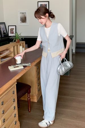Trendy Spring Three-Piece Casual Suit: Blue Vest and Wide-Leg Pants OOTD Outfit for a High-End Look