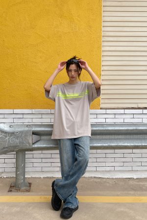 Trendy Striped Short Sleeve Round Neck Casual Couple T-Shirt for Summer - Fashionable Printed Design
