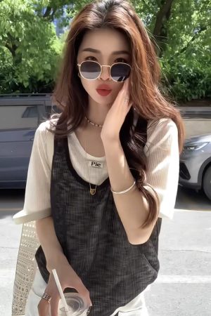 Trendy Summer 2025 Women's Two-Piece Short Sleeve Knitted Top - Stylish Knit Set for Warm Weather Outfits