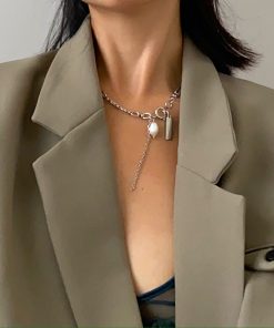 Trendy Two-Tone Gold and Silver Clavicle Chain Necklace with Diamond-Inlaid Metal and Pearl Accents