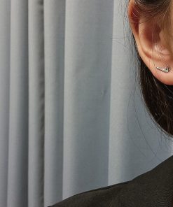 Trendy Unisex Hip-Hop Checkmark Claw Earrings for Men and Women - Stylish Niche Accessories for Fashion Lovers