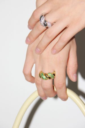 Trendy Unisex Twisted Intertwined Ring with Gold and Silver Diamond-Inlaid Design â€“ High-End Fashion Jewelry