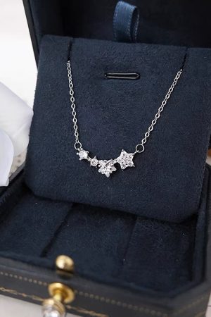 Trendy Wishing Star Necklace for Women - Exquisite Light Luxury Collarbone Chain, 2025 High-End Niche Design