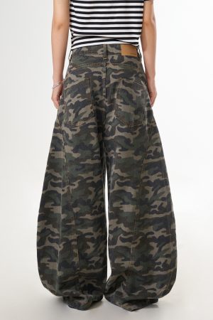 Trendy Women's American Camouflage Wide-Leg Pants with Draping Effect - Retro Loose Fit for a Slimming Casual Look