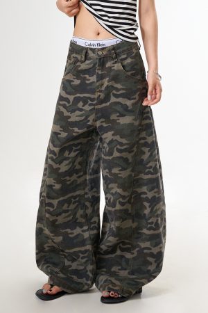 Trendy Women's American Camouflage Wide-Leg Pants with Draping Effect - Retro Loose Fit for a Slimming Casual Look