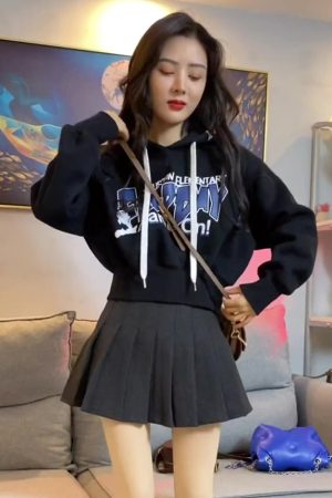 Trendy Women's Loose Long Sleeve Sweatshirt for Autumn Winter 2025 - Short Style, Perfect for Petite Fashion Lovers