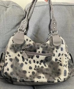 Turtle Neck With Tank Top Over, Jane Birkin Flare Jeans - Y2K Leopard Faux Fur Bag
