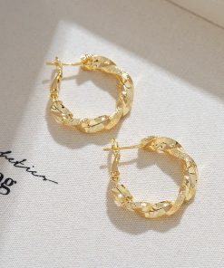 Twisted Metal Hoop Earrings - Minimalist High-End Design with Textured Matte Finish - Trendy Jewelry for 2025