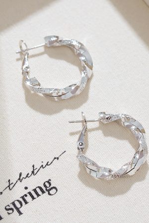 Twisted Metal Hoop Earrings - Minimalist High-End Design with Textured Matte Finish - Trendy Jewelry for 2025