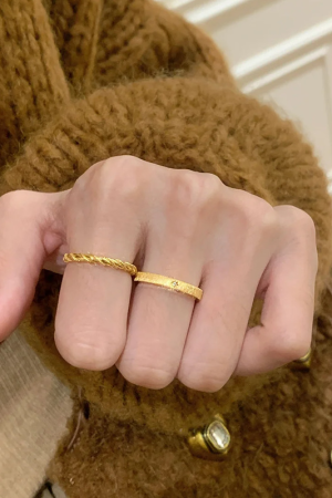 Twisted Starry Thread Ring for Women - Light Luxury 2025 High-End Versatile Index Finger Accessory