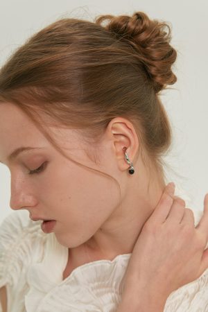 Two-in-One Black Agate Ear Clip Ring - Vintage Brass Plated with White Gold, Unique Niche Design