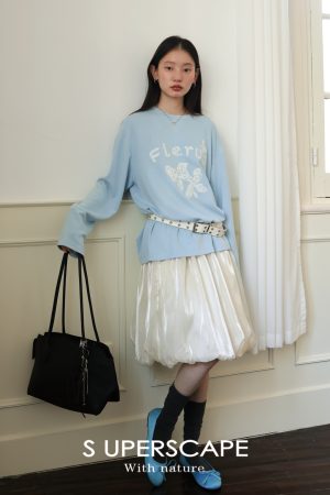 Two-Tone Floral Lace Embroidered Long Sleeve Tee Sweatshirt in Soft Brushed Fabric - Trendy Y2K Style