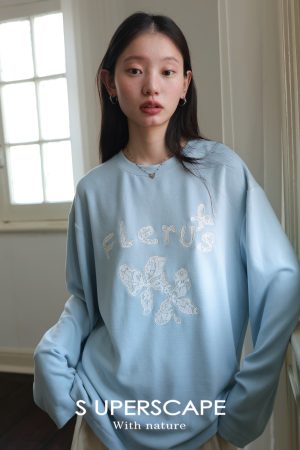 Two-Tone Floral Lace Embroidered Long Sleeve Tee Sweatshirt in Soft Brushed Fabric - Trendy Y2K Style