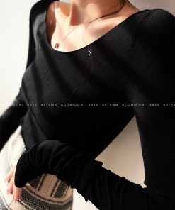 Two-Tone Hollow Knit Top, Slim-Fit V-Neck One-Shoulder Knitwear for Autumn, Flattering Style, Trendy Fashion Top