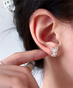 Ultra-Fairy French Vintage Metal Hollow Butterfly Stud Earrings for Women - Light Luxury High-End Temperament Jewelry