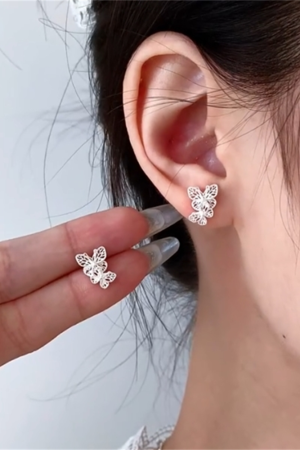 Ultra-Fairy French Vintage Metal Hollow Butterfly Stud Earrings for Women - Light Luxury High-End Temperament Jewelry
