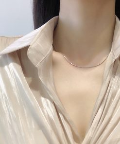 Ultra-Fine Minimalist Snake Bone Necklace â€“ Elegant Light Luxury Clavicle Chain for Everyday Wear, High-End Fashion Accessory