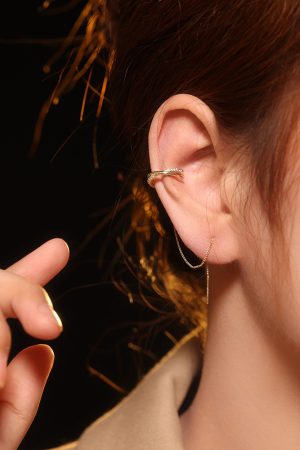 Unique Decorative Tassel Chain Ear Cuff Earrings - Aesthetic Niche Design for Modern Fashion Lovers