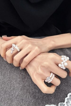 Unique Irregular Pearl Beaded Cross Ring - High-End Fashionable Elastic Accessory for Versatile Style