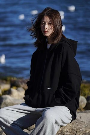 Unisex American Retro Solid Color Minimalist Cardigan Hoodie - Casual Loose Fit Couple Jacket for Autumn and Winter Fashion