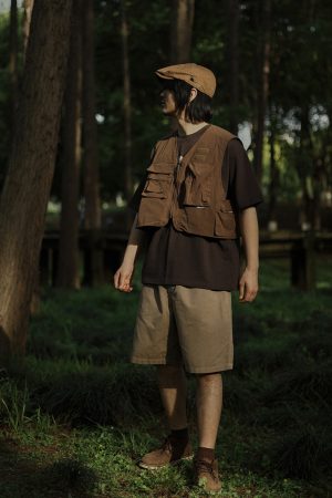 Unisex Multi-Pocket Outdoor Short Vest - Retro College Style Sleeveless Workwear for Men and Women